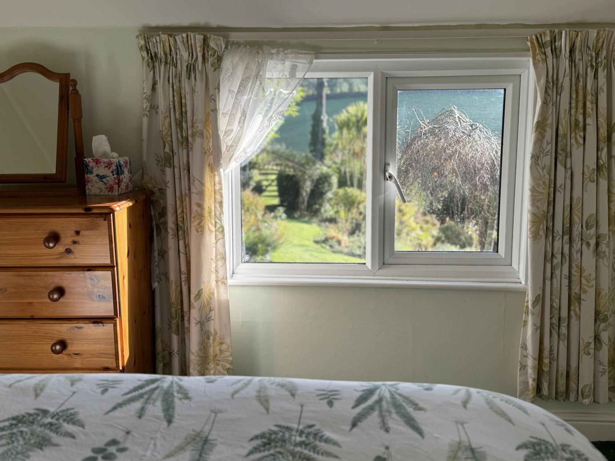 Greenswood Cottage - Cosy Cottage, Rural Location, Beautiful Landscaped Gardens With Pond And Lake Dartmouth Exterior photo
